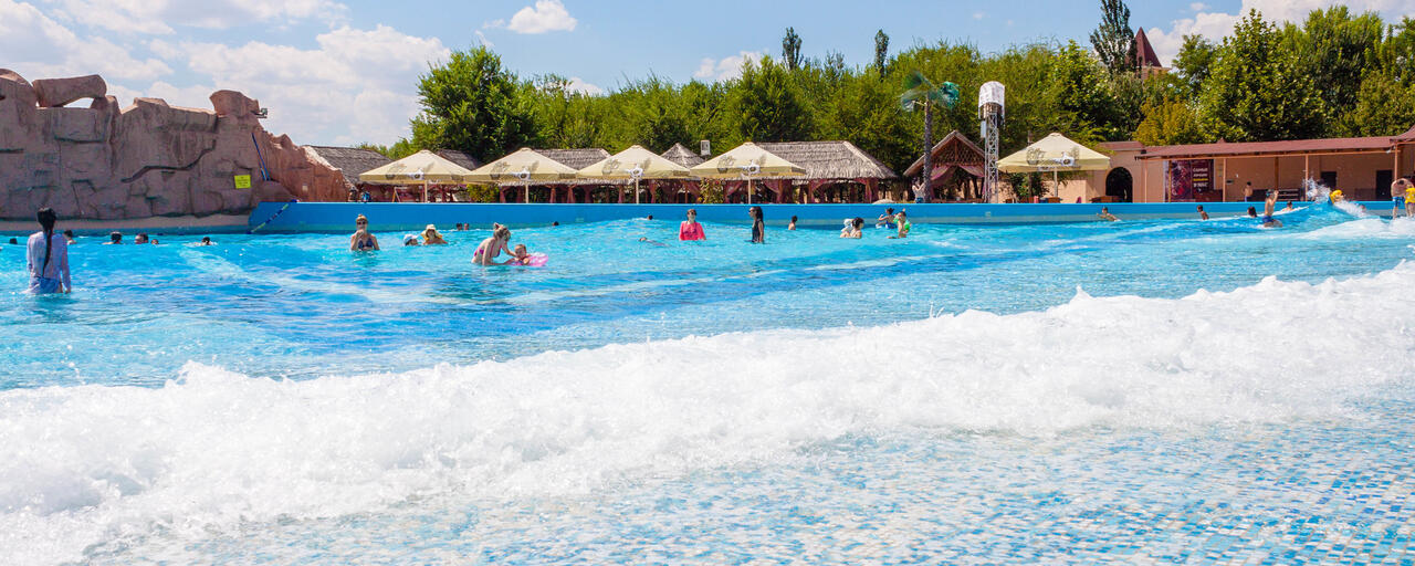 Аквапарк сауран в шымкенте. Аквапарк дельфин шымкент. Сауран шымкент. Сауран шымкент. Чимкент аквапарк.