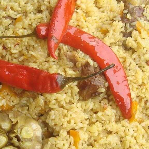 Плов с постным мясом. Острый перец в плов. Острый перец в плов. Паприка для плова. Big pan.
