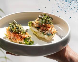 Новинка в Dragonfly Izakaya — салат мини Романо