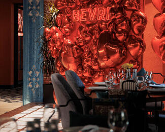 Музыка, атмосфера и диджей с четверга по воскресенье в Bevri Restaurant 