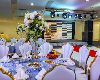 Не упустите праздник года: свободные даты на новогодние корпоративы в RITZ HALL